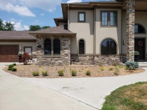 Large Front Yard Landscaping Makeover Norwalk Seasonal - Des Moines, Iowa
