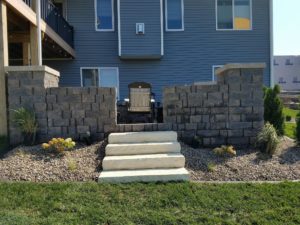 Backyard Stone Steps Norwalk Seasonal - Des Moines, Iowa