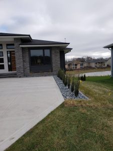 Driveway Landscaping Norwalk Seasonal - Des Moines, Iowa