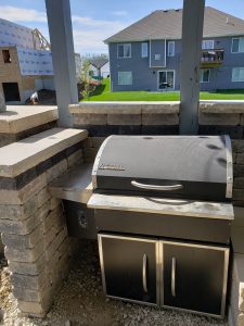 Custom Grill Surround by Norwalk Seasonal - Des Moines, Iowa