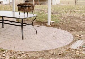 Backyard Brick Patio Norwalk Seasonal - Des Moines, Iowa