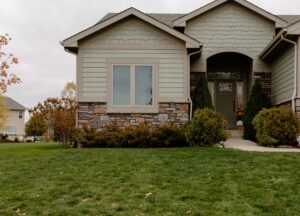 Front Yard Landscaping Norwalk Seasonal - Des Moines, Iowa