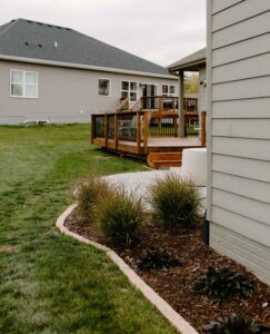 Mulch Garden and Backyard Patio Norwalk Seasonal - Des Moines, Iowa