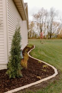 Tree and Mulch Garden Norwalk Seasonal - Des Moines, Iowa