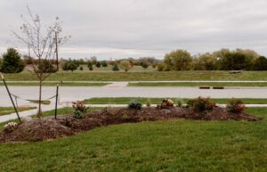 Front Yard Mulch Landscaping Norwalk Seasonal - Des Moines, Iowa